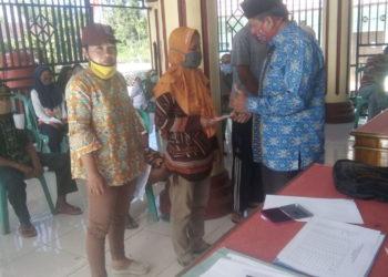 Penyaluran dana BLT desa pino baru